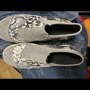 No Name off Brand Boutique canvas shoe.